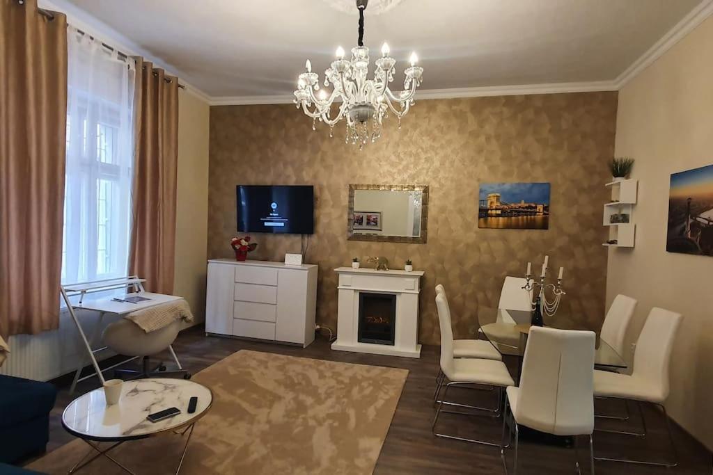 Buda Center Apartment Budapest Eksteriør billede