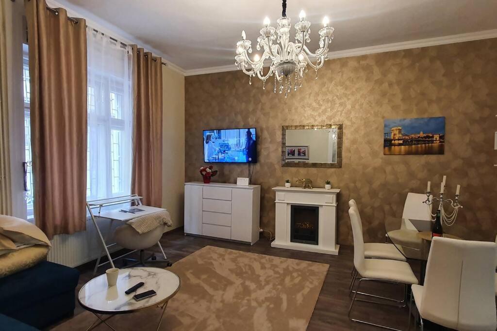 Buda Center Apartment Budapest Eksteriør billede