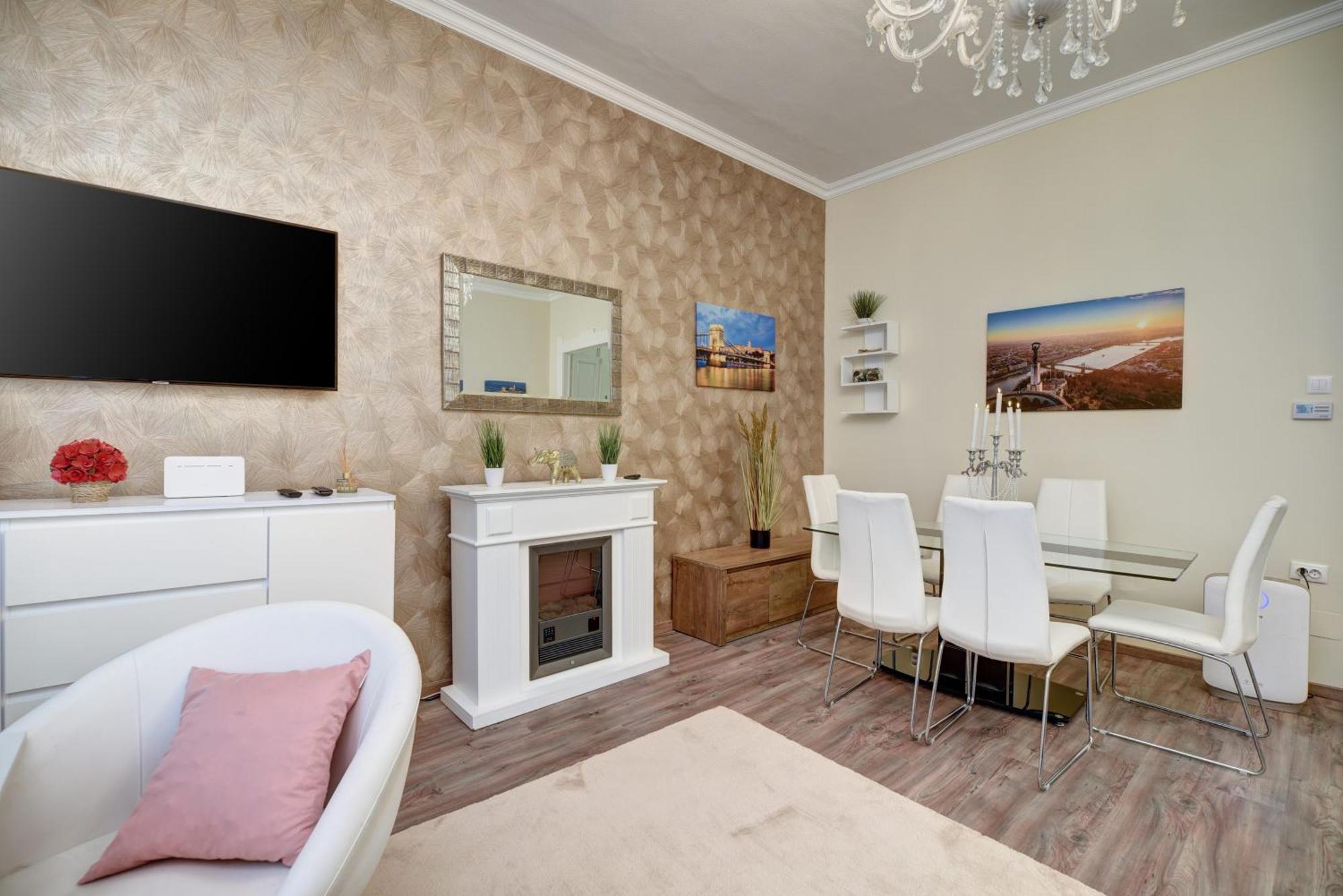 Buda Center Apartment Budapest Eksteriør billede